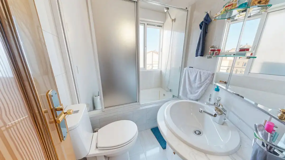 Piso en venta en Tres Olivos - Valverde