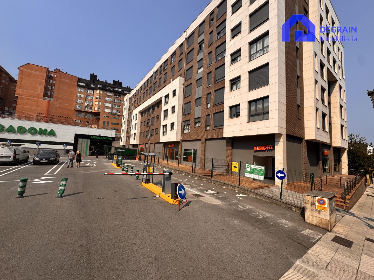 Exterior view of Flat for sale in Oviedo   with Heating, Private garden and Parquet flooring