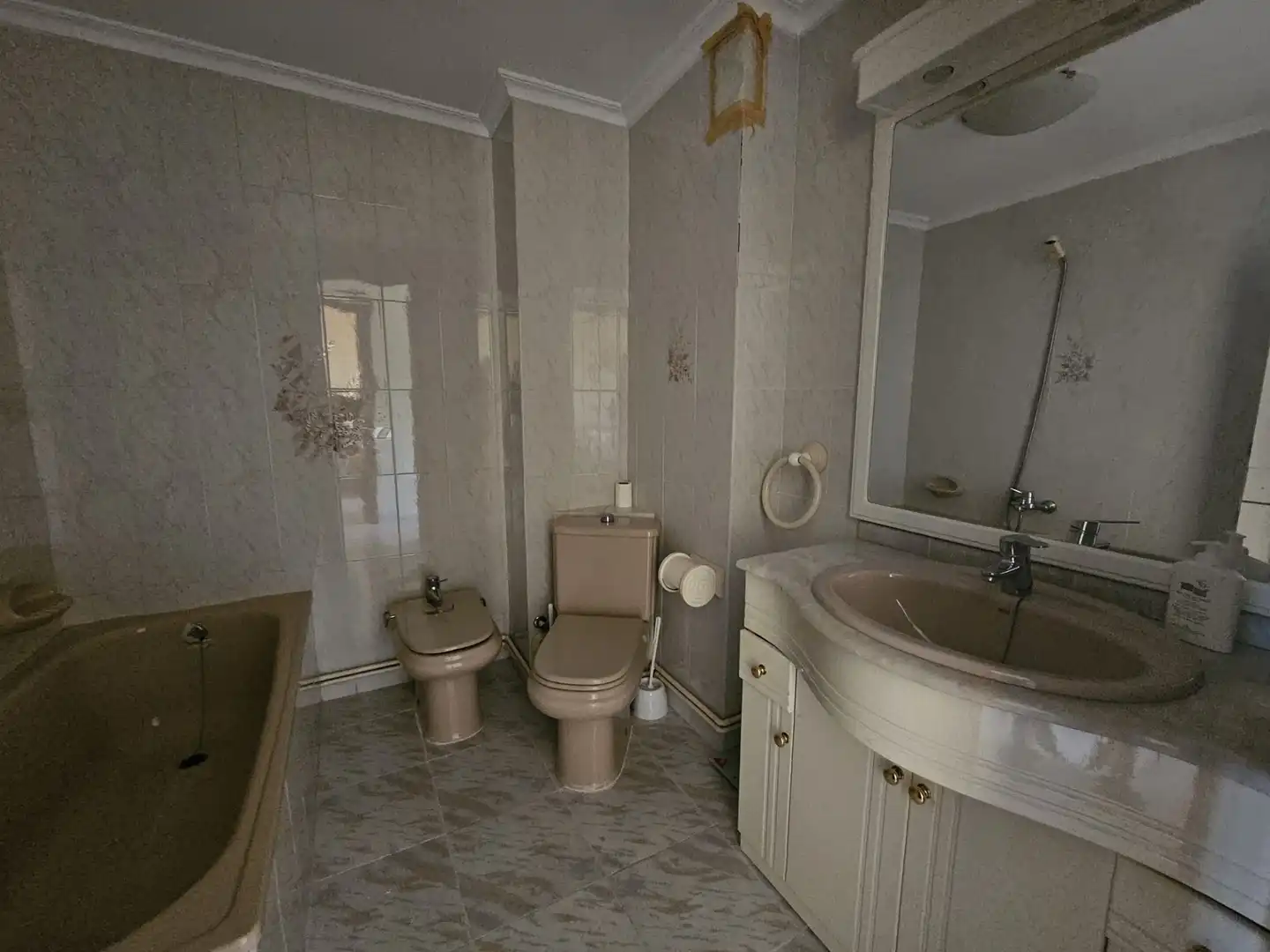 Badezimmer von Wohnung zum Verkauf in Castellón de la Plana / Castelló de la Plana mit Heizung, Möbliert und Ofen