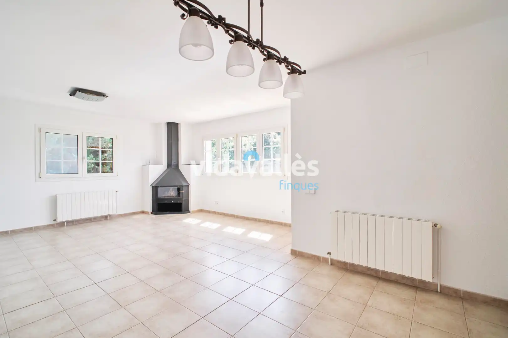 Sala d'estar de Casa o xalet en venda en Vallgorguina amb Aire condicionat, Calefacció i Jardí privat