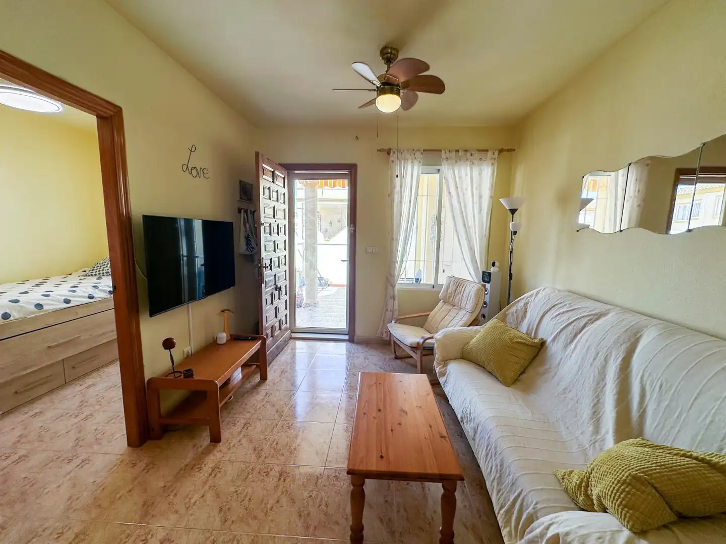 Sala d'estar de Casa o xalet en venda en Orihuela amb Piscina