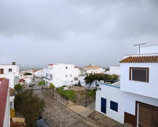 Vista exterior de Casa adosada en venda en Tarifa amb Terrassa i Moblat