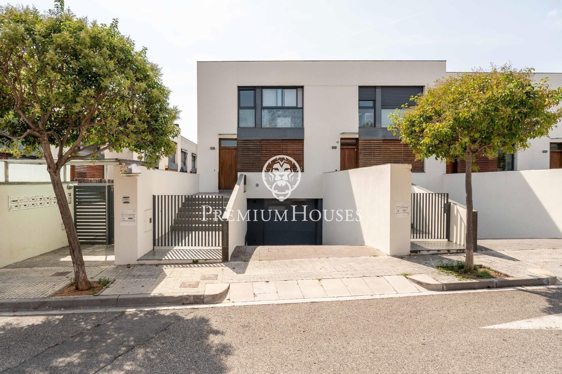 Exterior view of Single-family semi-detached for sale in Cambrils  with Air Conditioner, Heating and Private garden