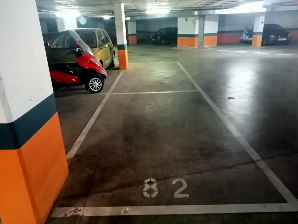 Garage for sale in VEL?ZQUEZ, Brezo