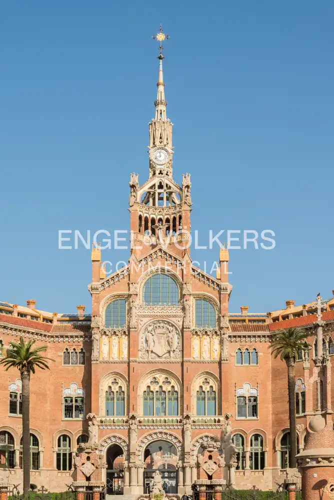 Vista exterior de Edifici en venda en Barcelona