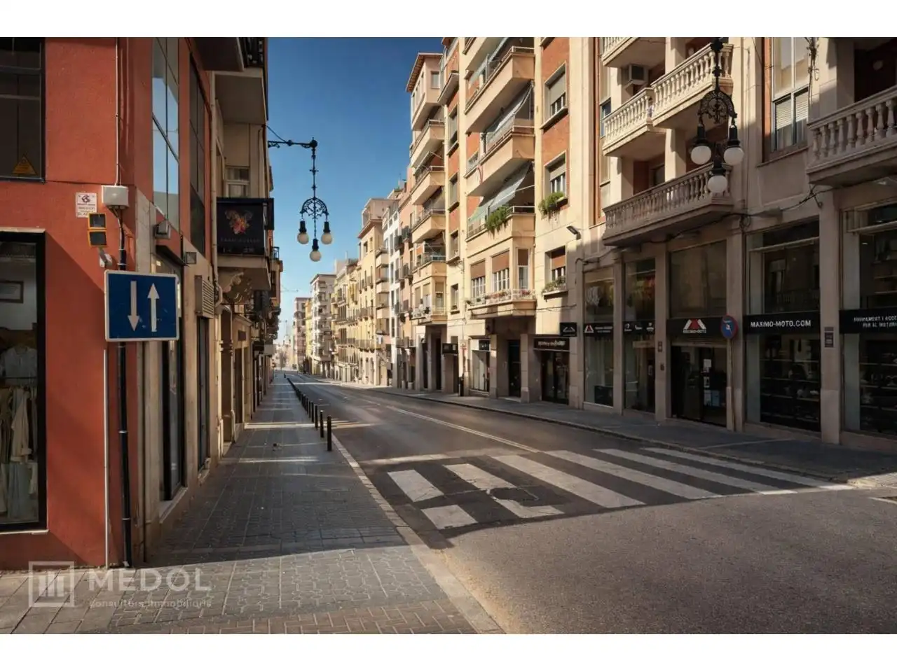 Vista exterior de Local de lloguer en Eixample