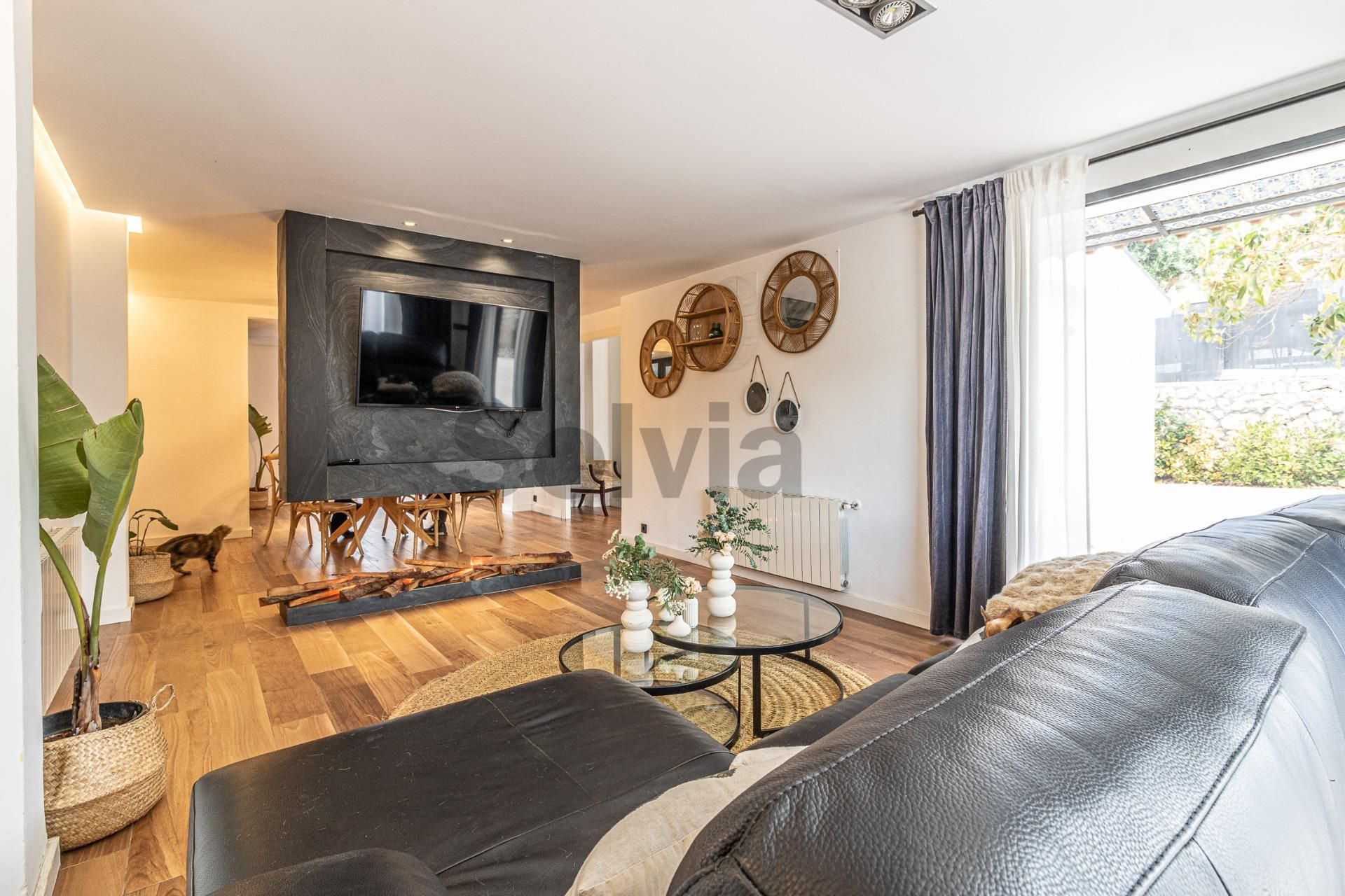 Sala d'estar de Casa o xalet en venda en Carlet amb Calefacció, Jardí privat i Parquet