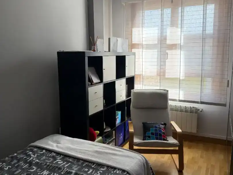 Dormitori de Casa adosada en venda en Miranda de Ebro amb Jardí privat, Parquet i Traster