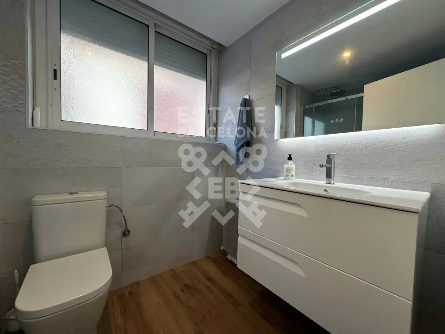 Baño de Piso en venta en Blanes con Calefacción y Amueblado