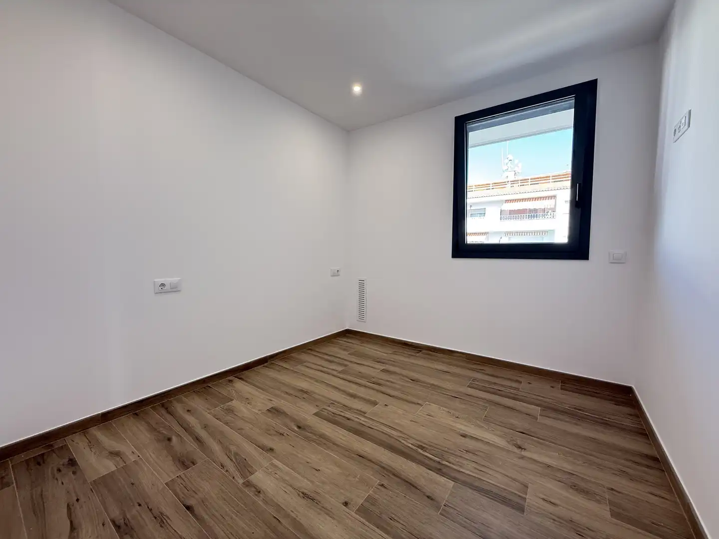 Bedroom of Flat for rent in Roses