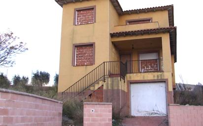 Vista exterior de Casa o xalet en venda en El Casar de Escalona amb Jardí privat, Terrassa i Traster
