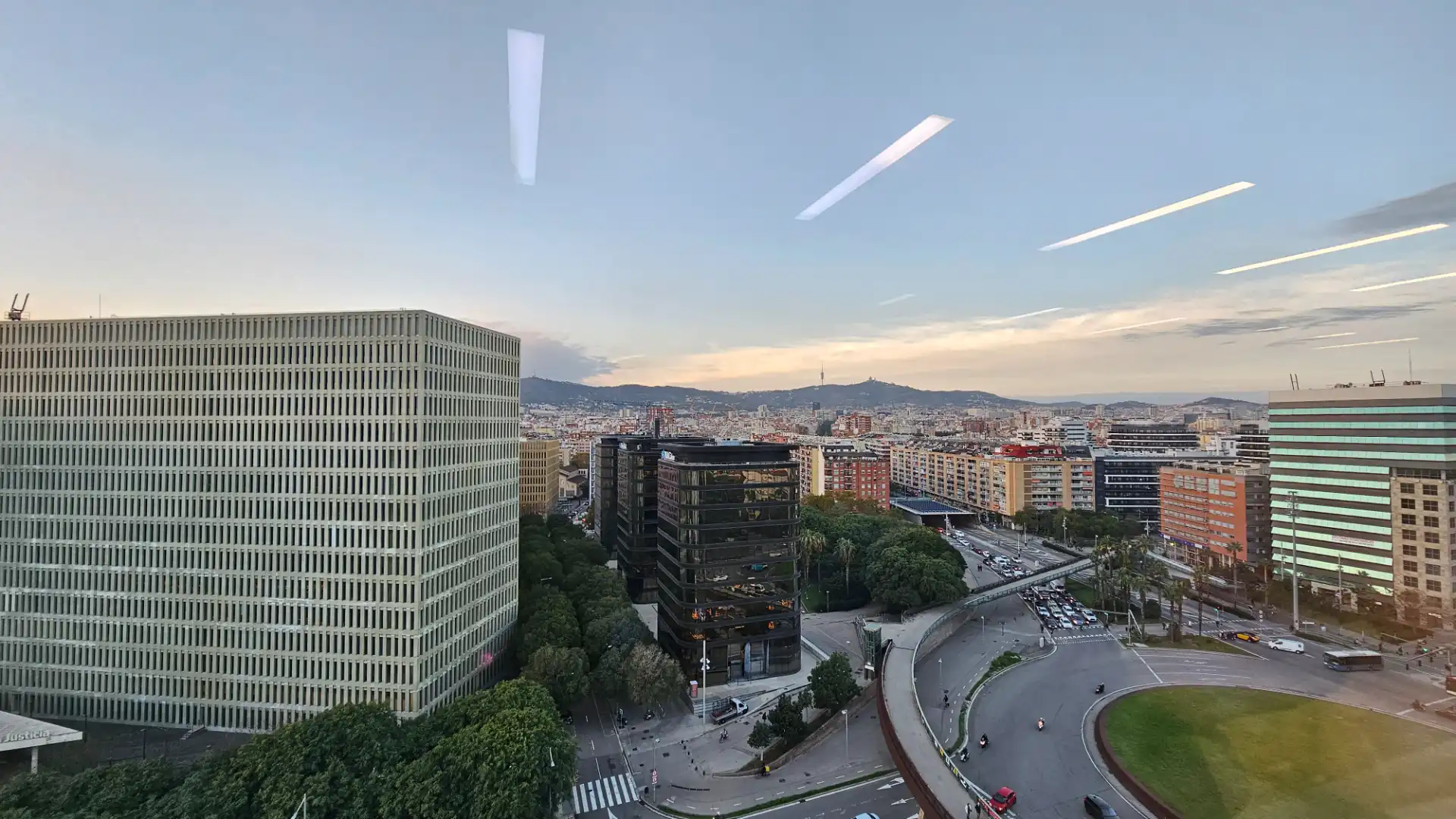 Außenansicht von Büro zur Miete in Barcelona mit Klimaanlage, Heizung und Alarm