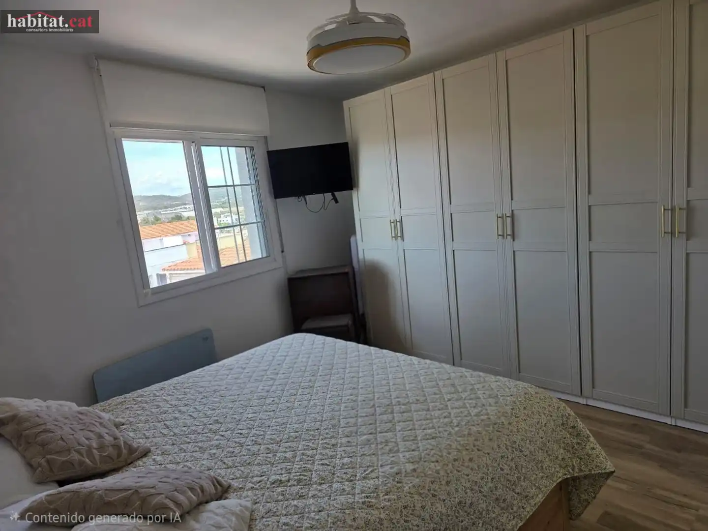 Habitación de Casa adosada en venta en Vilanova i la Geltrú con Aire acondicionado, Calefacción y Parquet