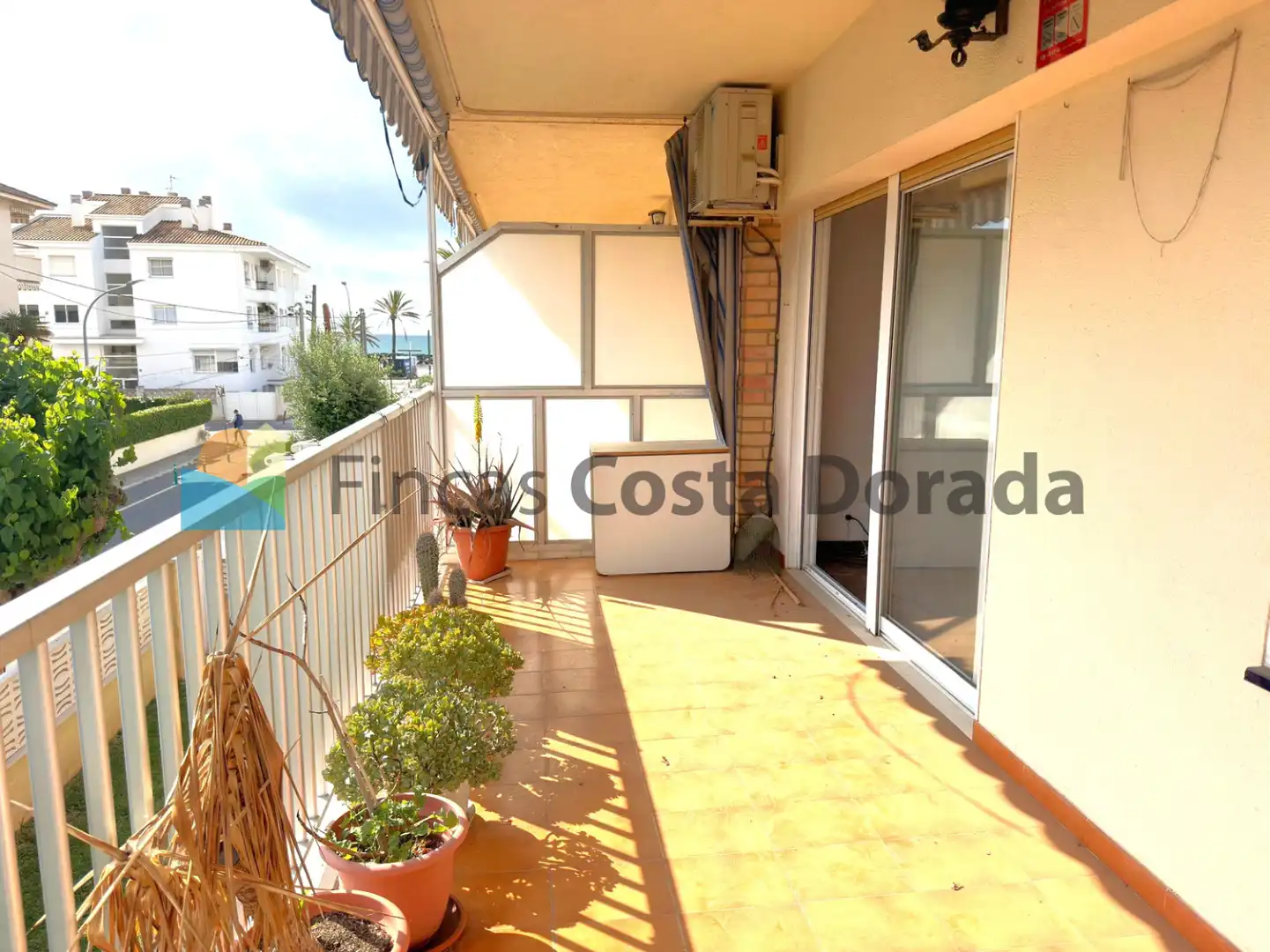 Terrasse von Wohnung zum Verkauf in Cubelles mit Klimaanlage, Terrasse und Möbliert