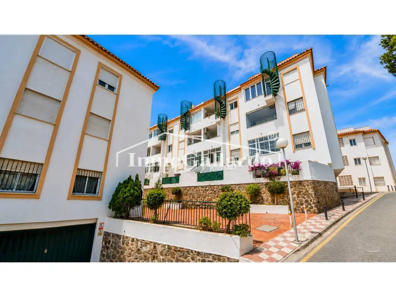 Vista exterior de Piso en venta en Benalmádena con Trastero