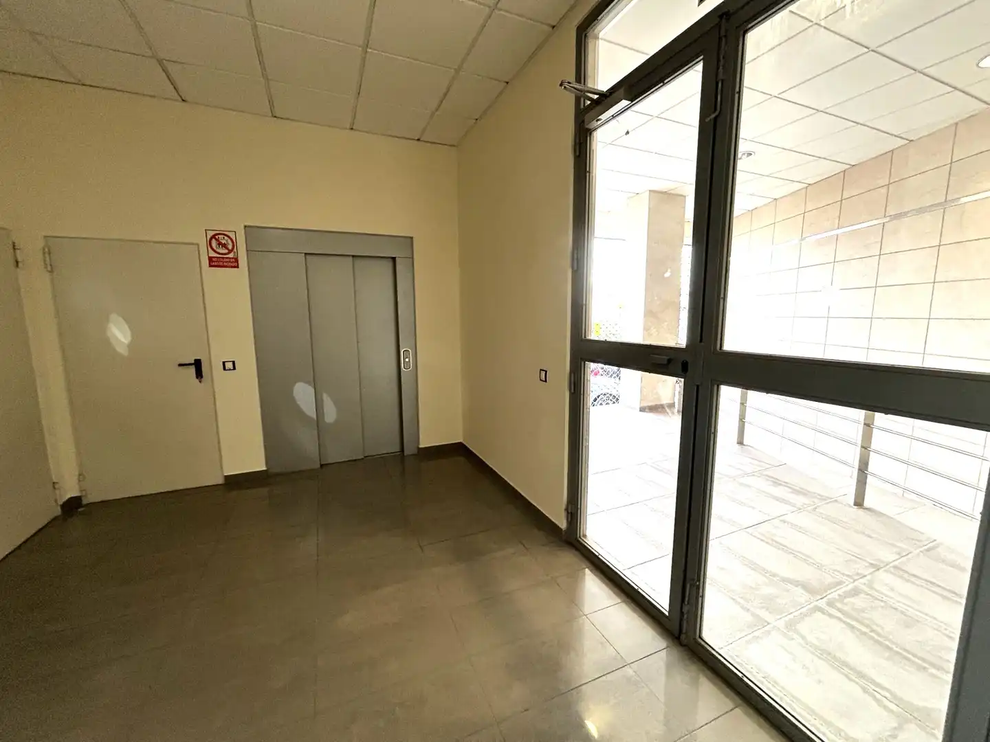 Büro zur Miete in Málaga mit Klimaanlage, Heizung und Terrasse