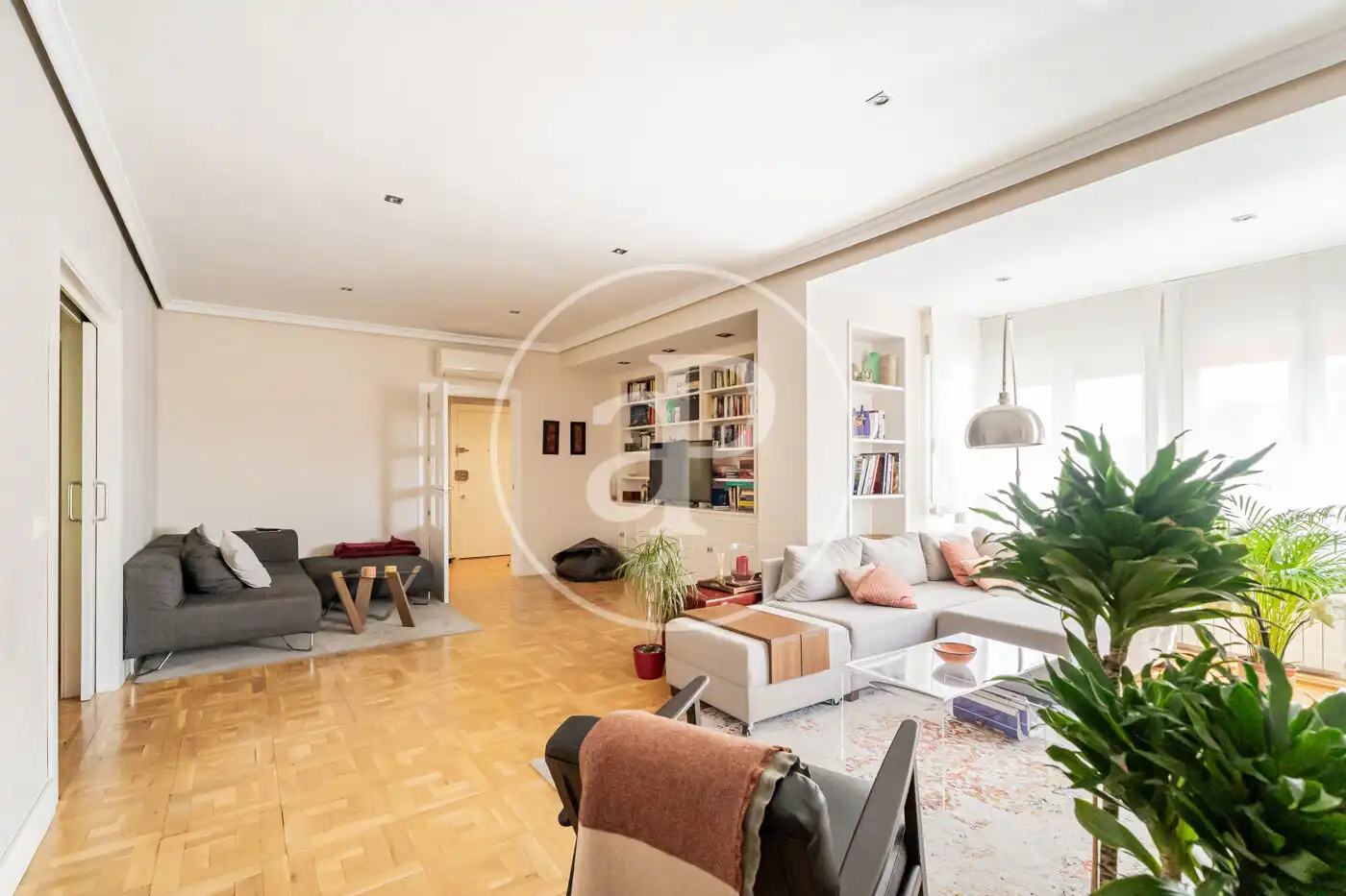 Sala de estar de Piso en venta en  Madrid Capital con Aire acondicionado, Calefacción y Jardín privado