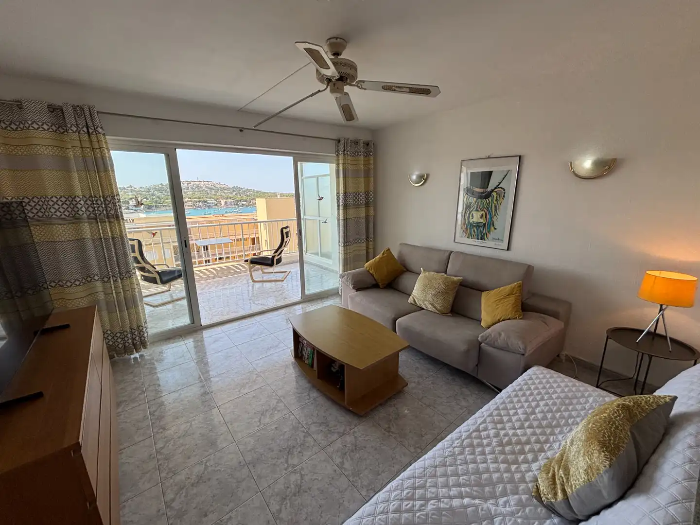 Living room of Flat for sale in Calvià  with Terrace, Furnished and Oven