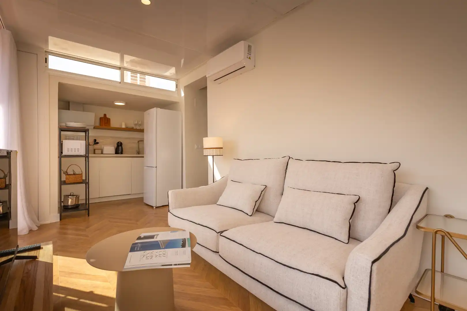 Living room of Flat for rent in Sevilla  with Air Conditioner and Terrace
