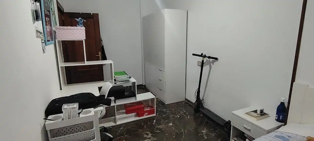 Wohnung zum Verkauf in Linares mit Klimaanlage, Heizung und Privatgarten