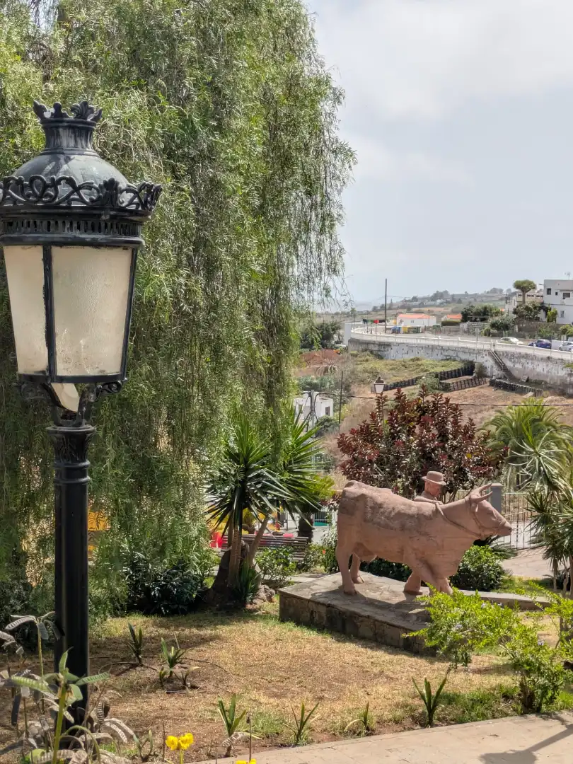Vista exterior de Casa adosada en venda en Firgas amb Jardí privat, Terrassa i Balcó