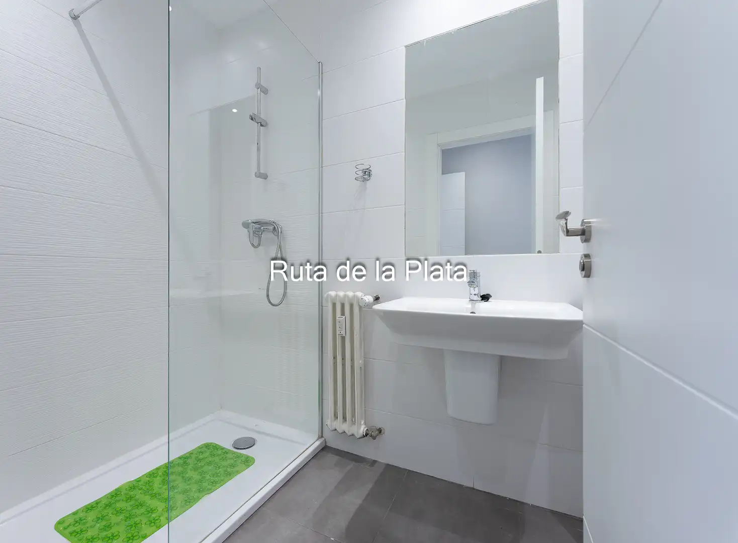 Bathroom of Flat for rent in Zamora Capital   with Heating, Parquet flooring and Oven