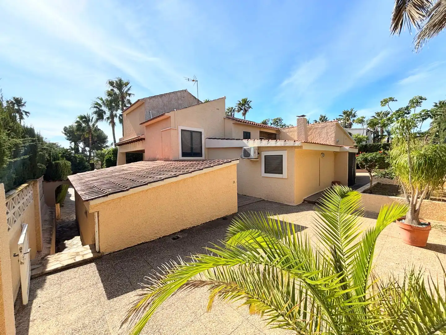 Außenansicht von Haus oder Chalet zum Verkauf in Benidorm mit Klimaanlage, Terrasse und Schwimmbad