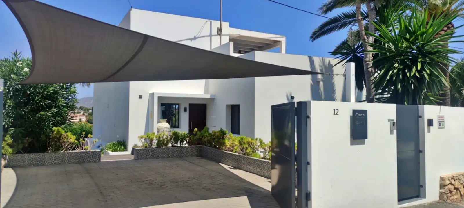 Vista exterior de Casa o xalet de lloguer en Benissa amb Aire condicionat, Calefacció i Jardí privat