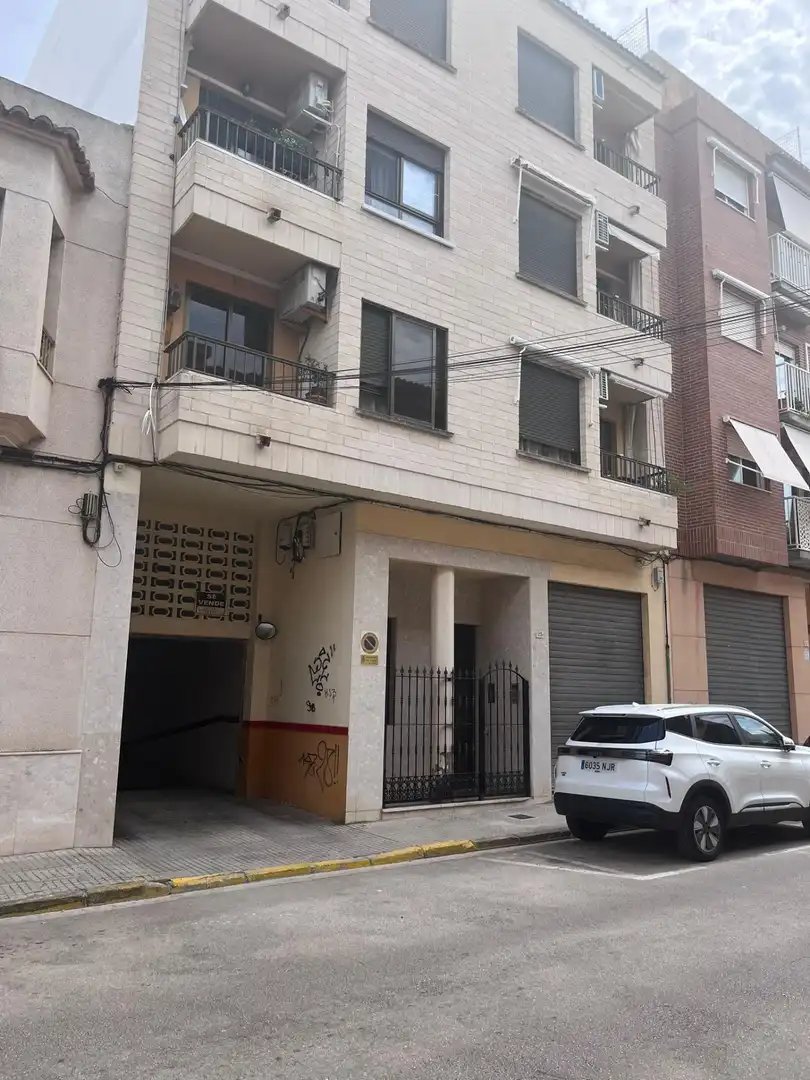 Individual for sale in Calle Calle Falconera 25