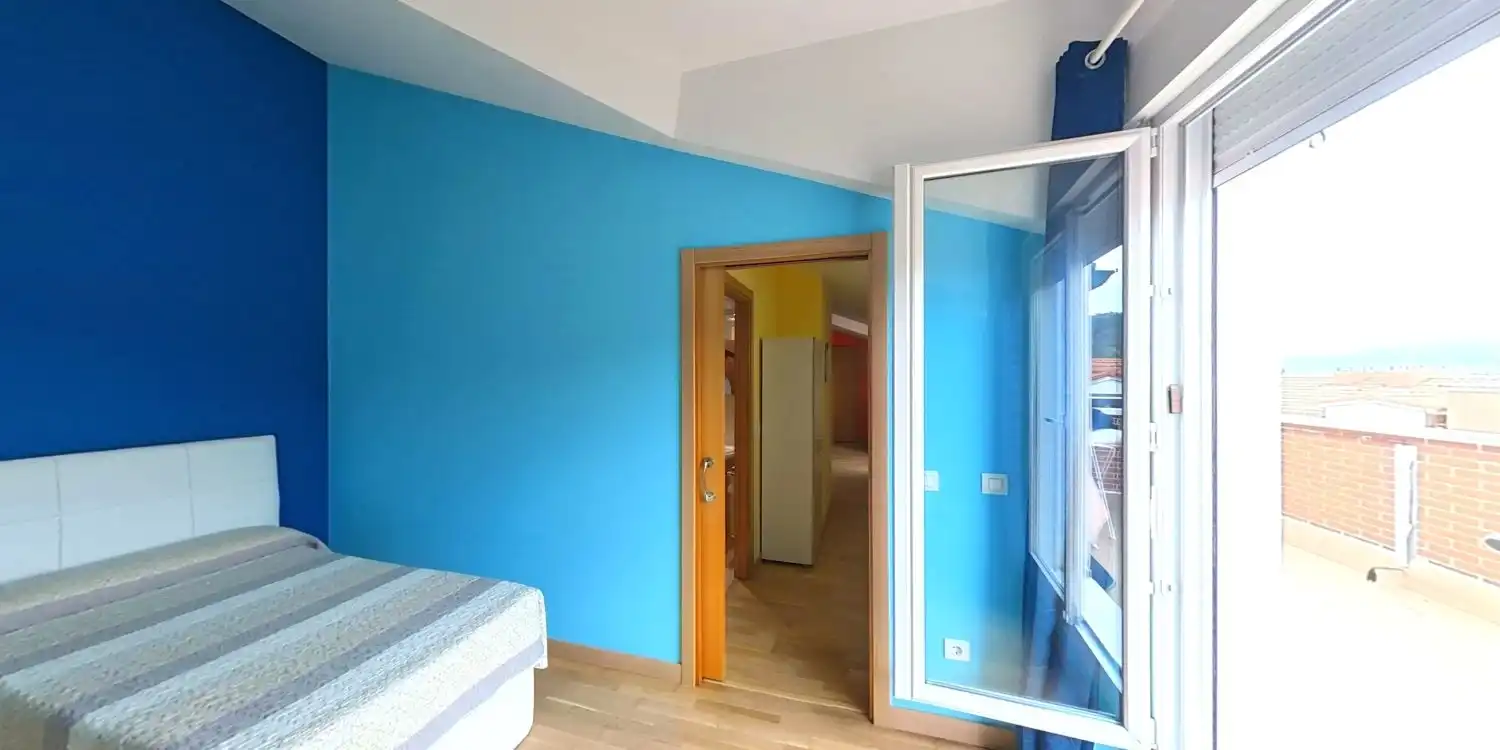 Habitación de Ático en venta en Entrambasaguas con Calefacción, Parquet y Terraza