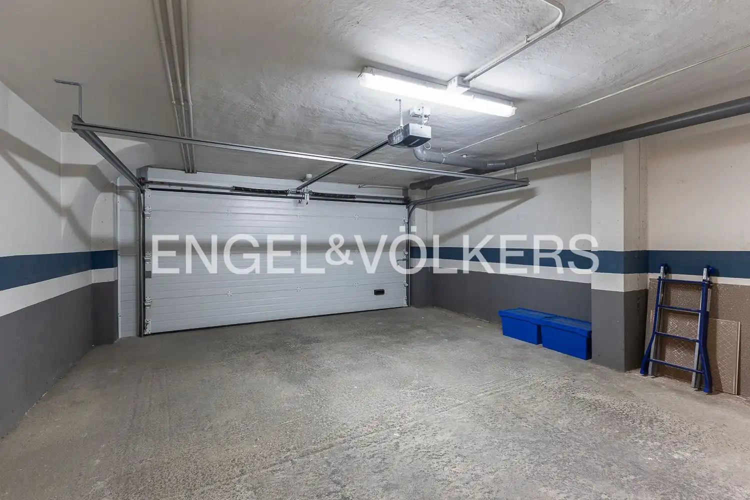 Parking de Casa o chalet de alquiler en Rocafort con Aire acondicionado, Calefacción y Jardín privado