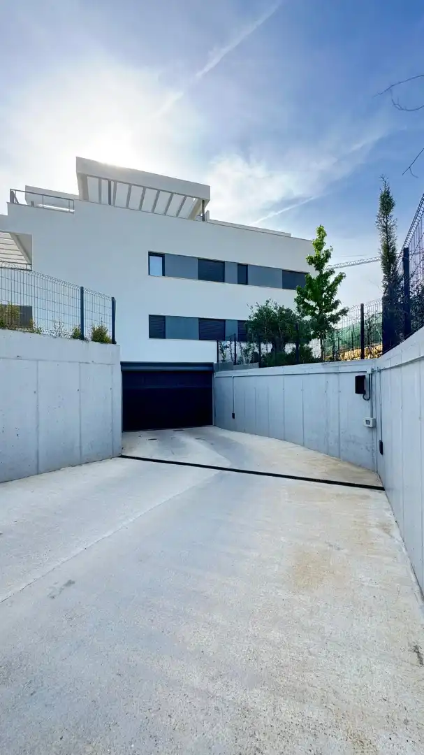 Parking de Apartamento en venta en Estepona con Aire acondicionado, Calefacción y Terraza