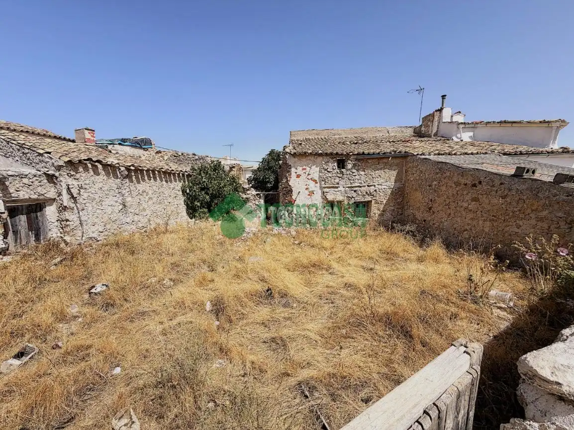 Houses for sale in Portalrubio de Guadamejud