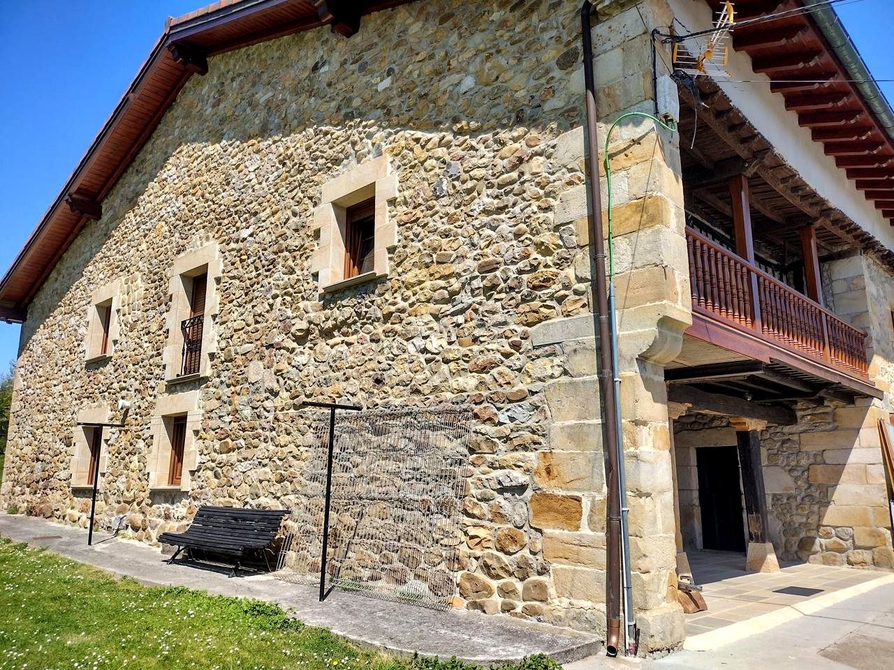 Vista exterior de Finca rústica en venda en Reocín amb Calefacció, Jardí privat i Traster