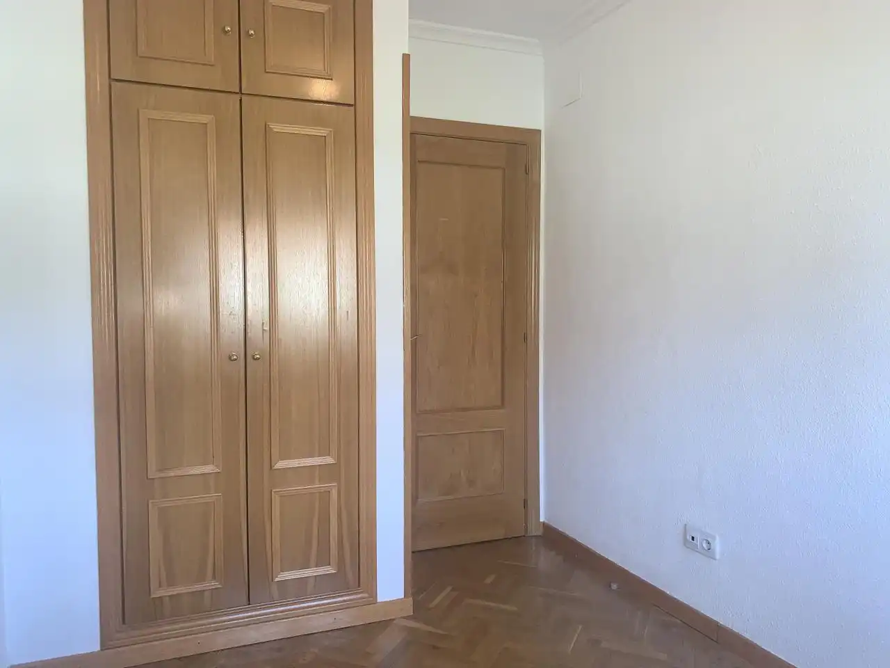 Habitación de Piso de alquiler en Manzanares El Real con Parquet, Terraza y Piscina comunitaria