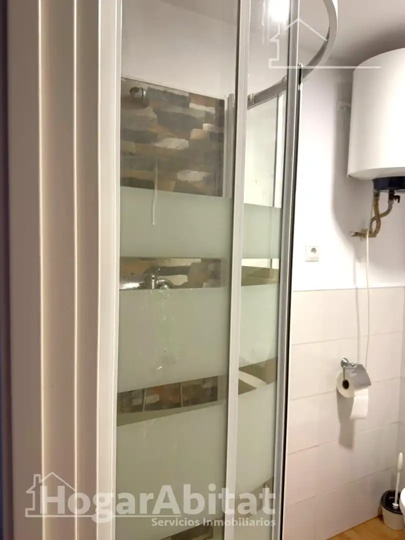 Baño de Piso en venta en Valencia con Calefacción y Balcón