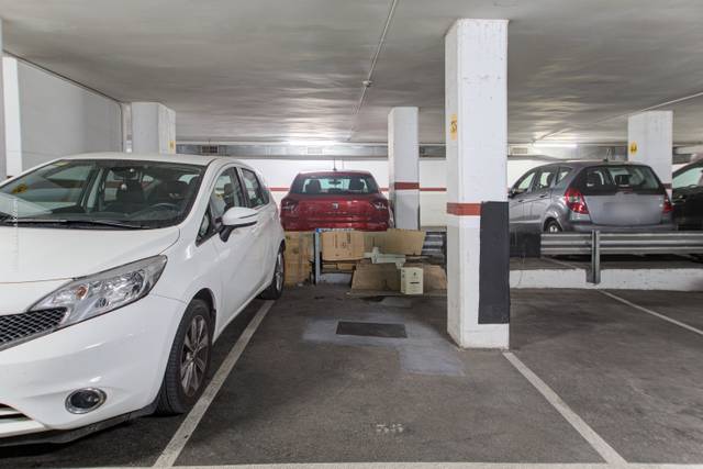 Garaje en Venta en Carrer de Gomis en Vallcarca i els Penitents