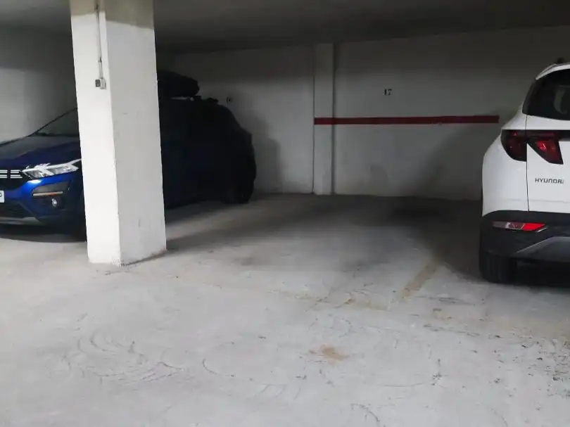 Parkplatz von Geschaftsraum zum Verkauf in Torrevieja mit Klimaanlage, Heizung und Möbliert
