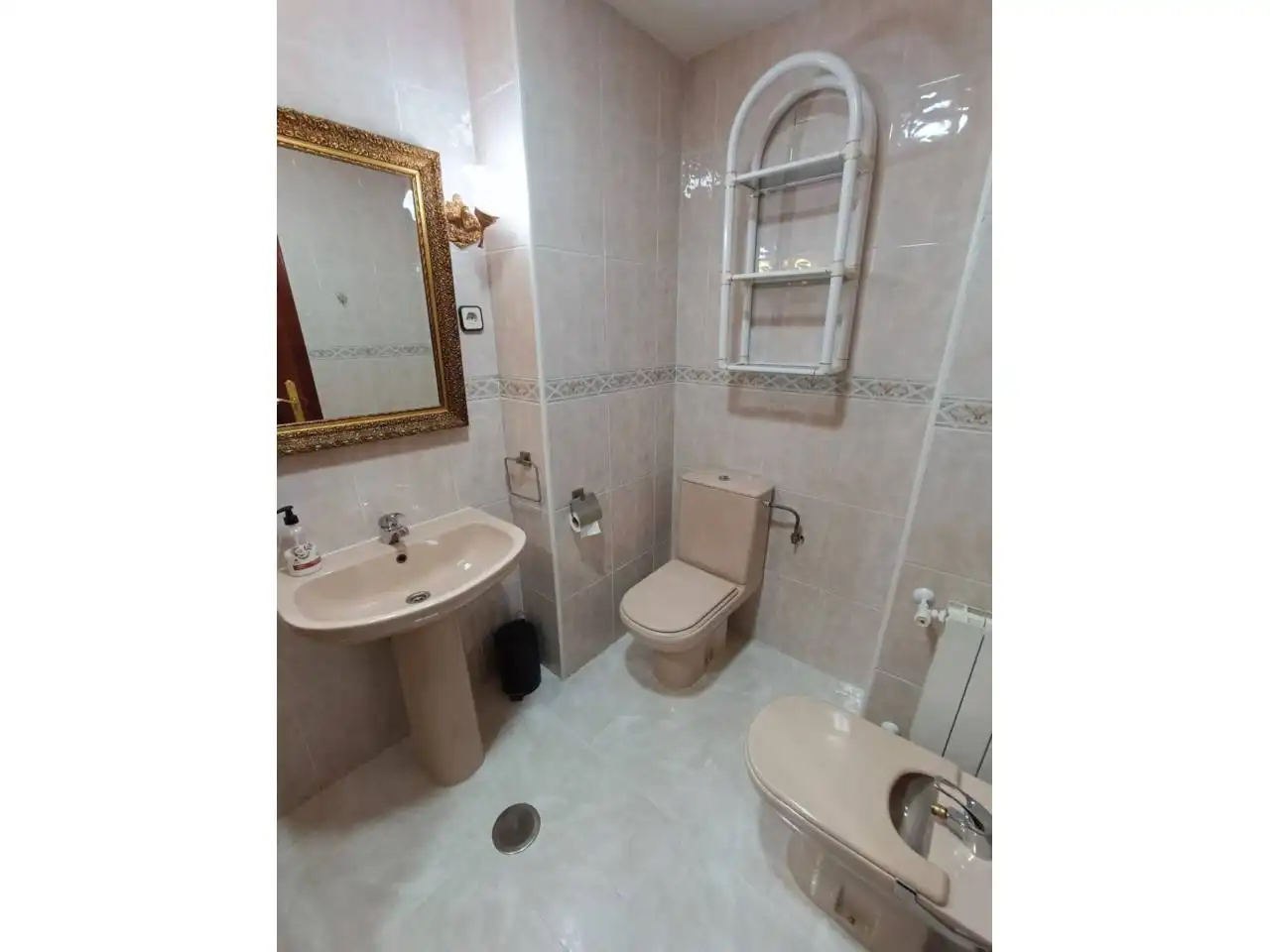 Bathroom of Flat for rent in El Arroyo - La Fuente