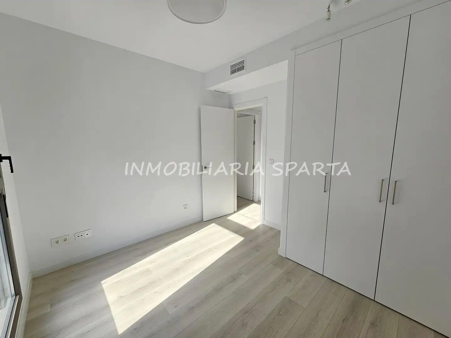 Bedroom of Flat for rent in Tomares  with Air Conditioner, Heating and Terrace