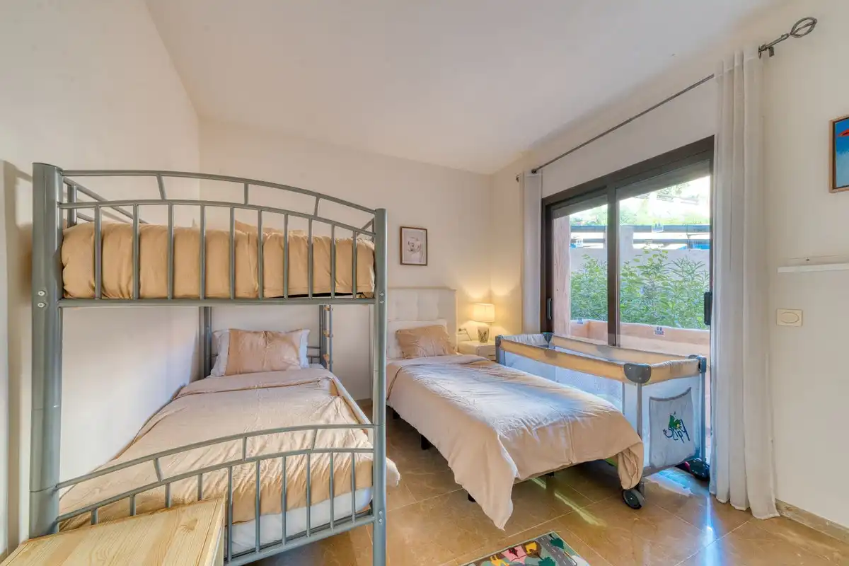 Habitación de Planta baja en venta en Manilva con Aire acondicionado, Terraza y Trastero