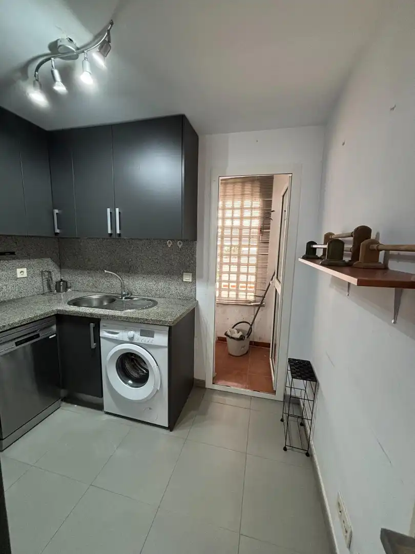 Cocina de Piso en venta en Estepona con Jardín privado y Piscina comunitaria