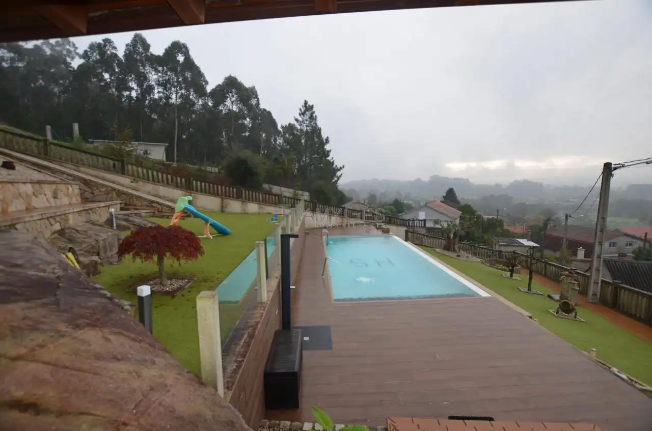 Piscina de Casa o chalet en venta en Tui con Calefacción, Jardín privado y Terraza