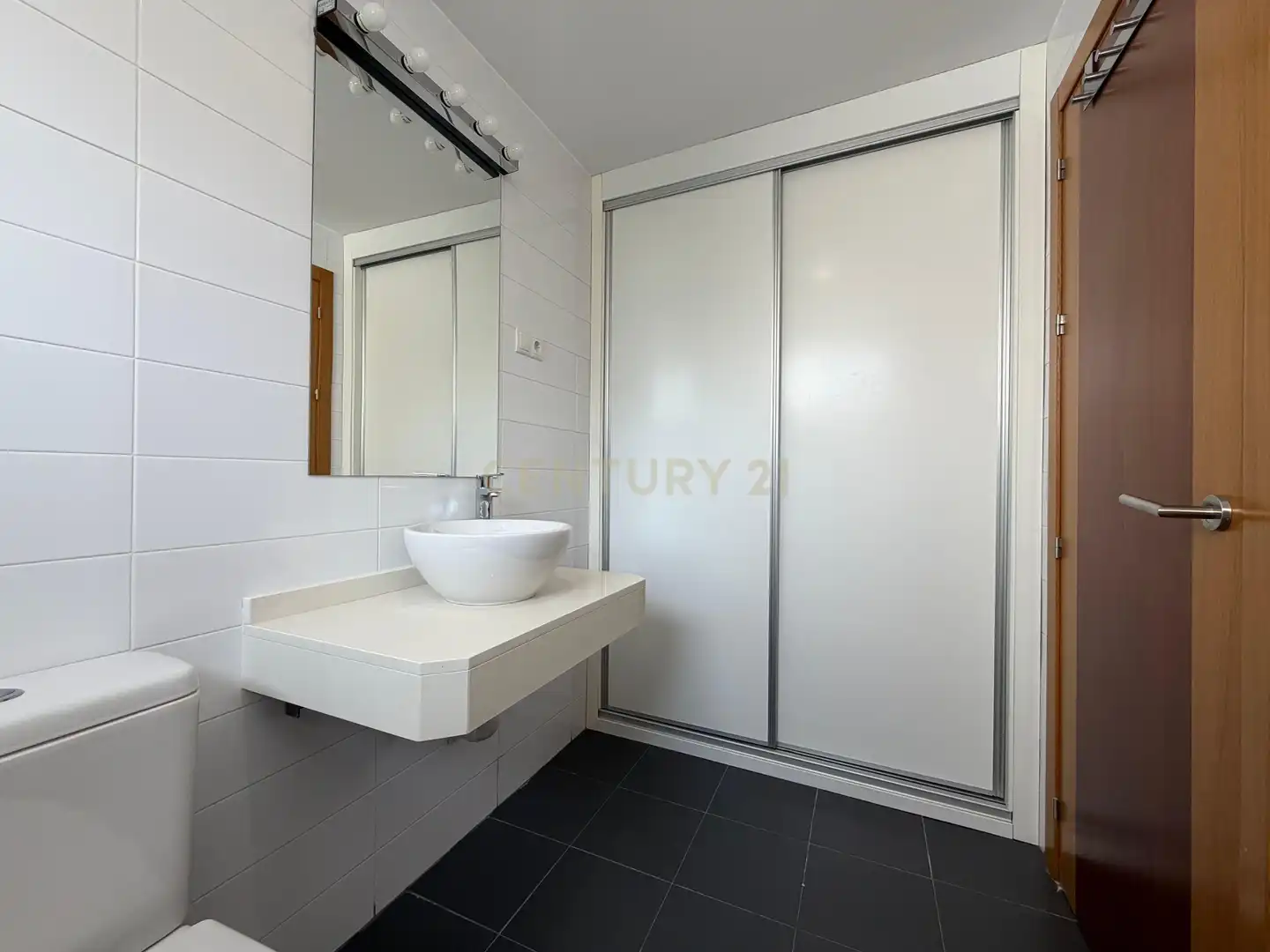 Bany de Apartament de lloguer en Mijas amb Aire condicionat, Jardí privat i Traster