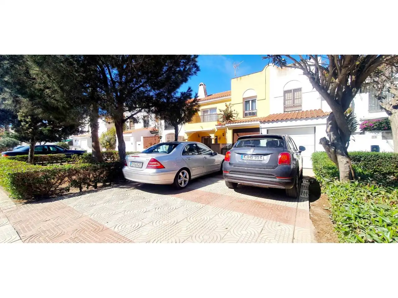 Exterior view of Detached homes for sale in Roquetas de Mar  with Terrace, Furnished and Community pool