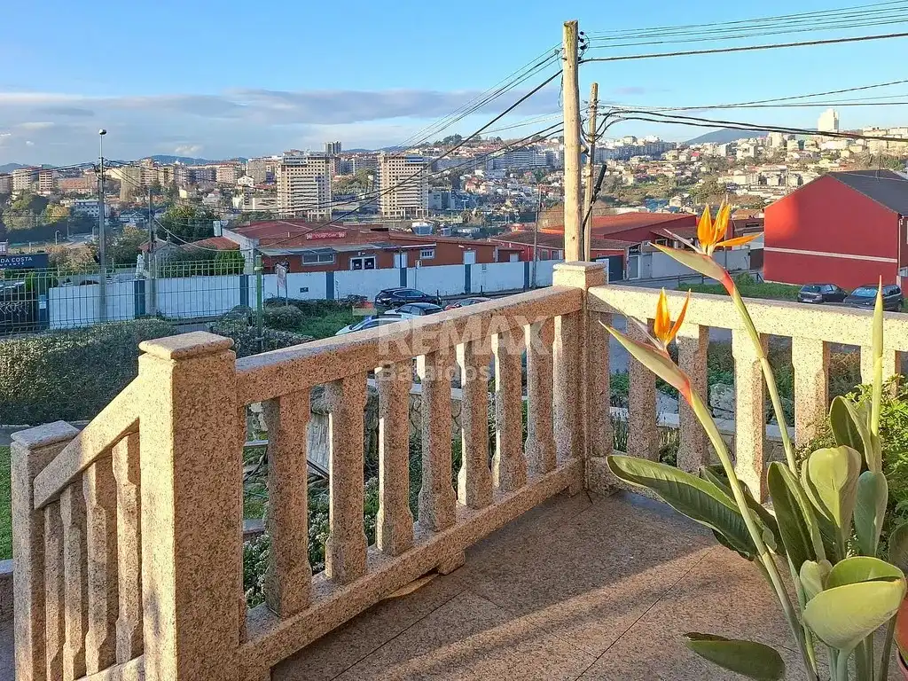 Exterior view of Houses for sale in Vigo   with Heating, Private garden and Parquet flooring
