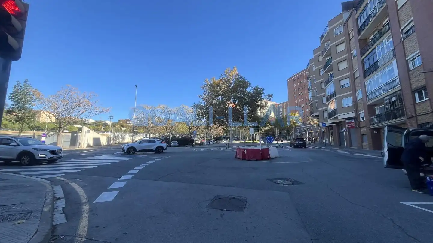 Vista exterior de Local en venda en Sant Feliu de Llobregat