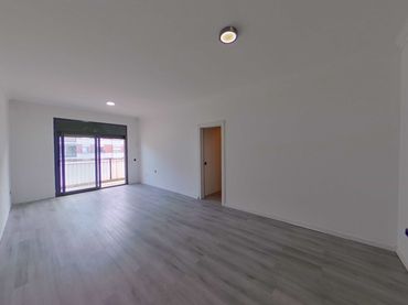 Piso con balcón en venta en Font Pudenta