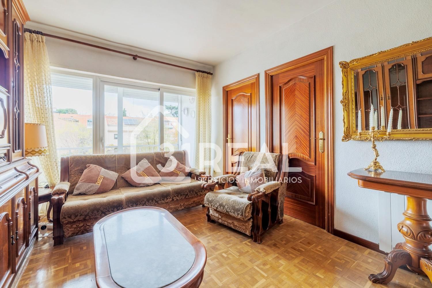 Living room of Flat for sale in  Madrid Capital  with Heating, Parquet flooring and Terrace