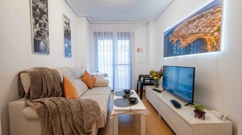 Foto 2 de Apartamento de alquiler en Zona Playa del Cura, Torrevieja